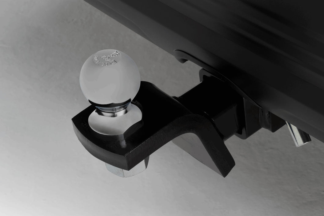 Trailer hitch (requires harness)